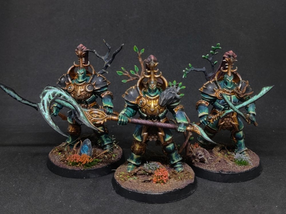 Annihilators with head & weapons swaps, and branches sprouting from past wounds.