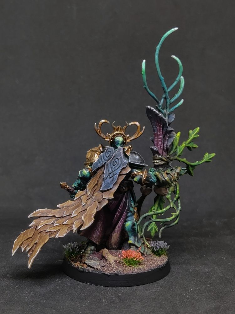 Kitbashed from Treelord bits, Wild Rider mask & some greenstuff to blend with the vines from the revenant kit.