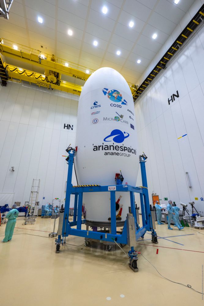 Vega-C's fairing closed, encapsulating Airbus Defence and Space's CO3D satellites and the CNES' MicroCarb satellite.