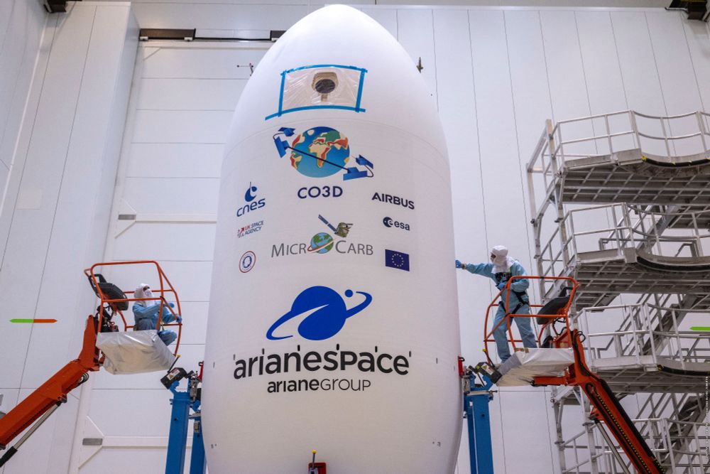 Vega-C's fairing closed, encapsulating Airbus Defence and Space's CO3D satellites and the CNES' MicroCarb satellite.