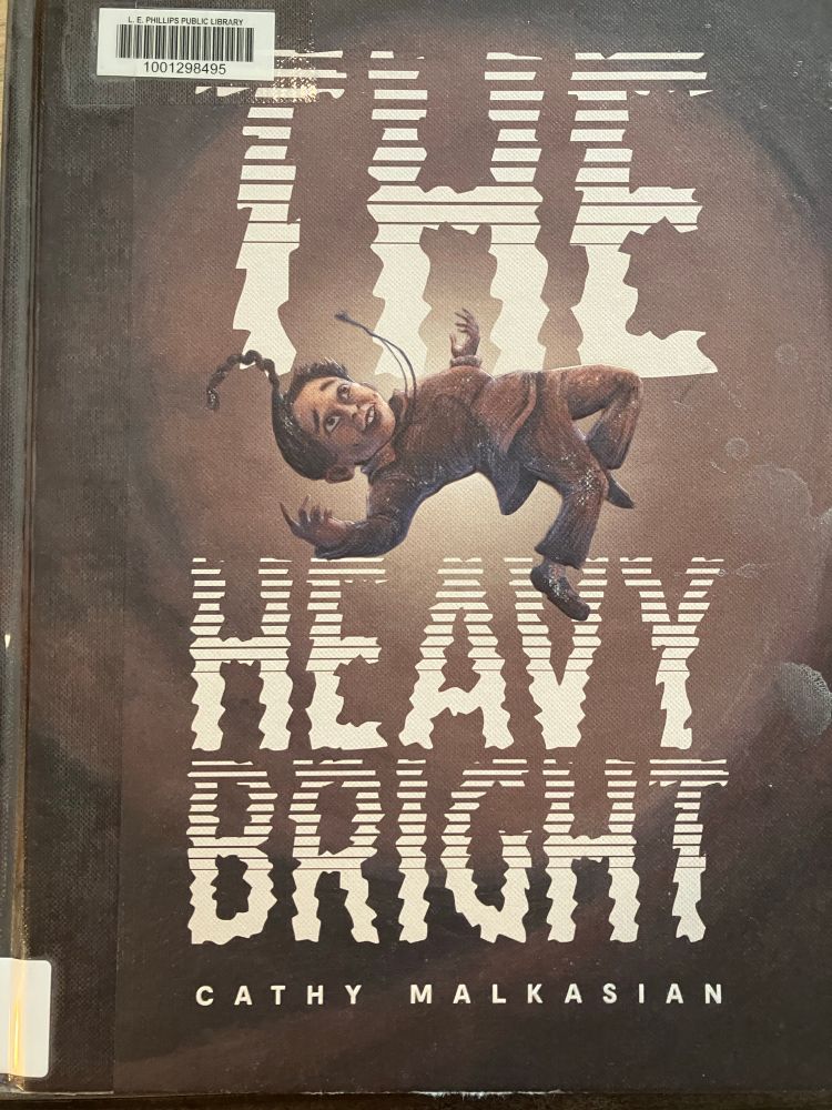 Front cover of the graphic novel The Heavy weight. 