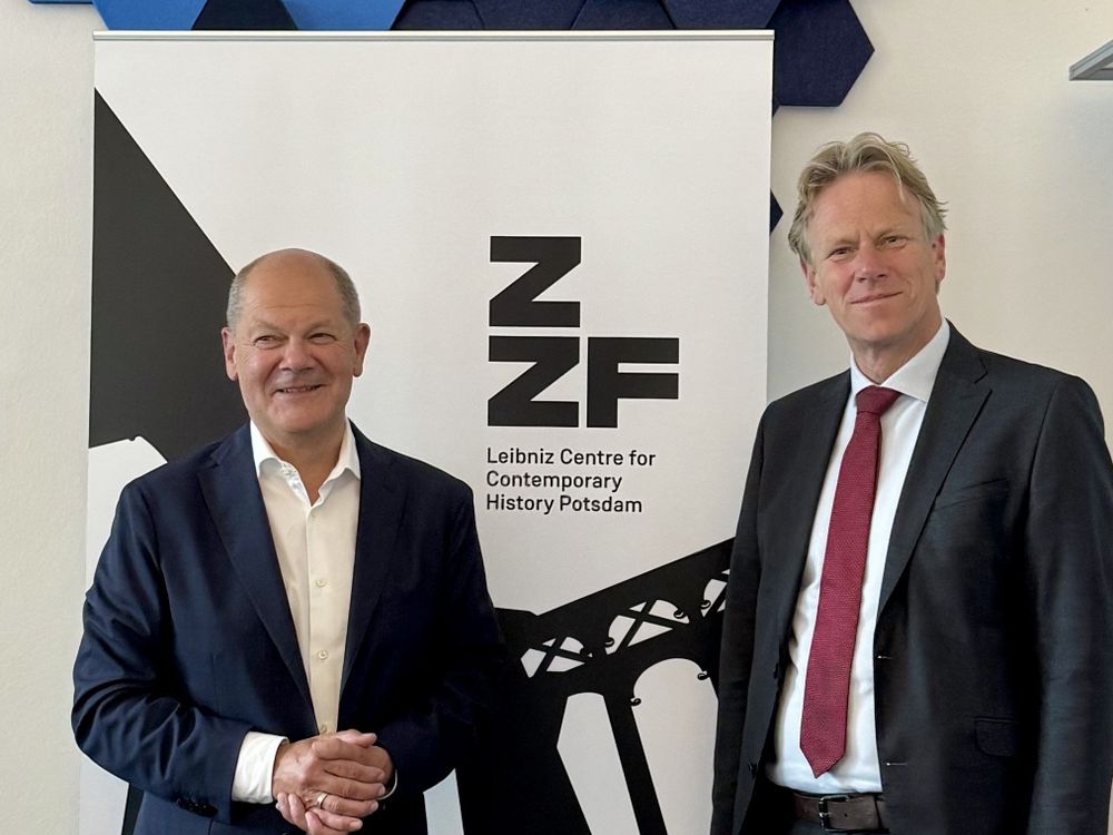 Bundeskanzler a.D. Olaf Scholz mit ZZF-Direktor Frank Bösch