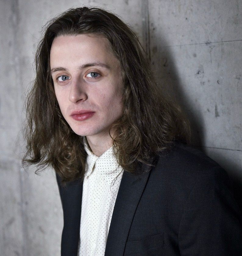 Rory Culkin’s photo from IMDB.  He looks like an Anne Rice vampire.