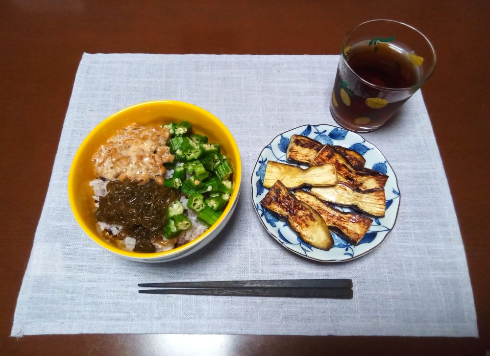ネバネバ丼と焼き茄子