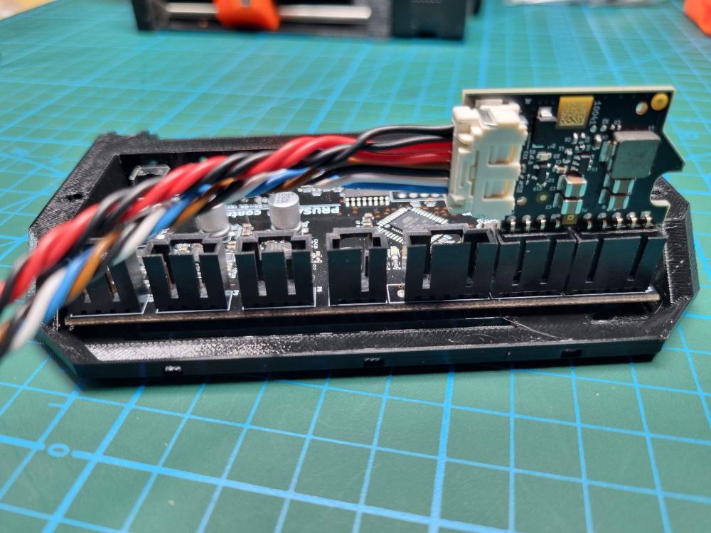 Základová deska MMU se zapojeným PD-boardem.