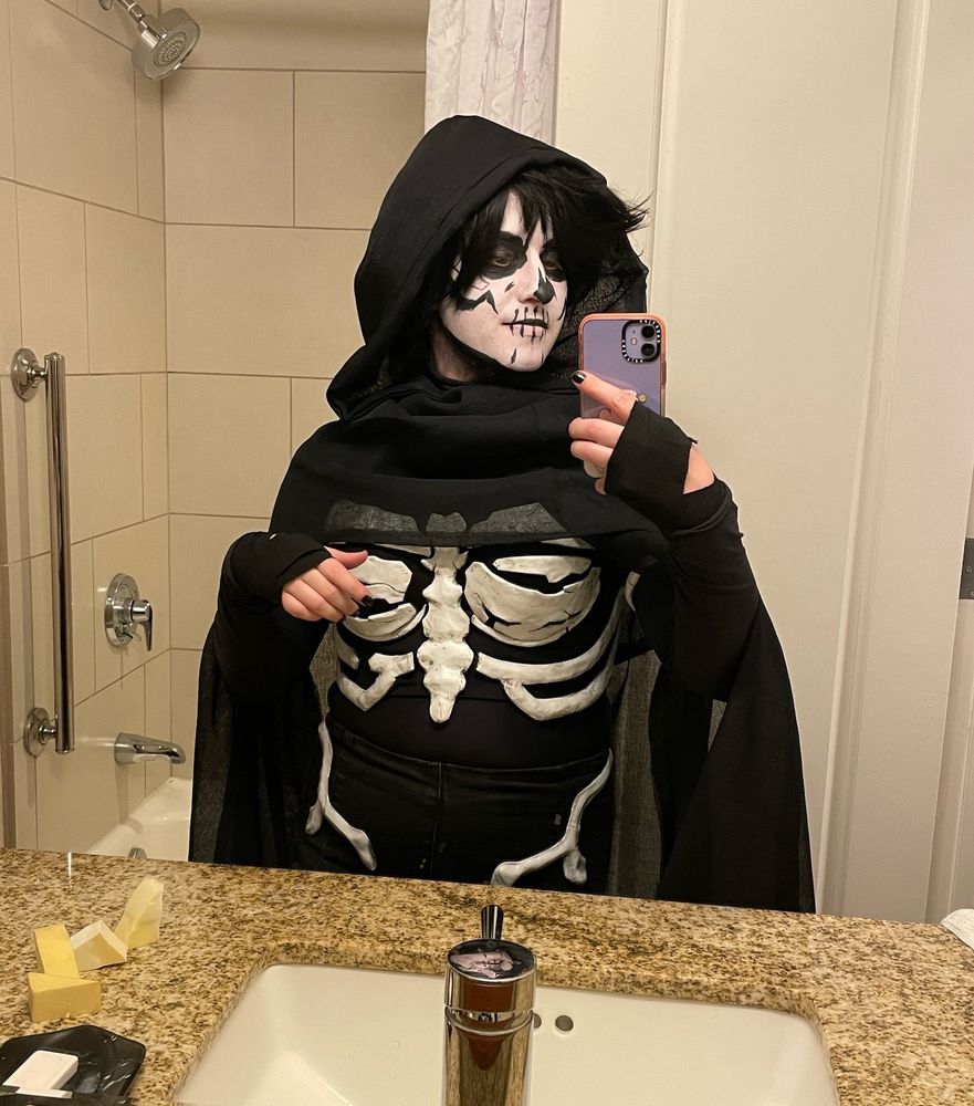 Cosplay of Harrowhark Nonagesimus from the Locked Tomb Trilogy :)