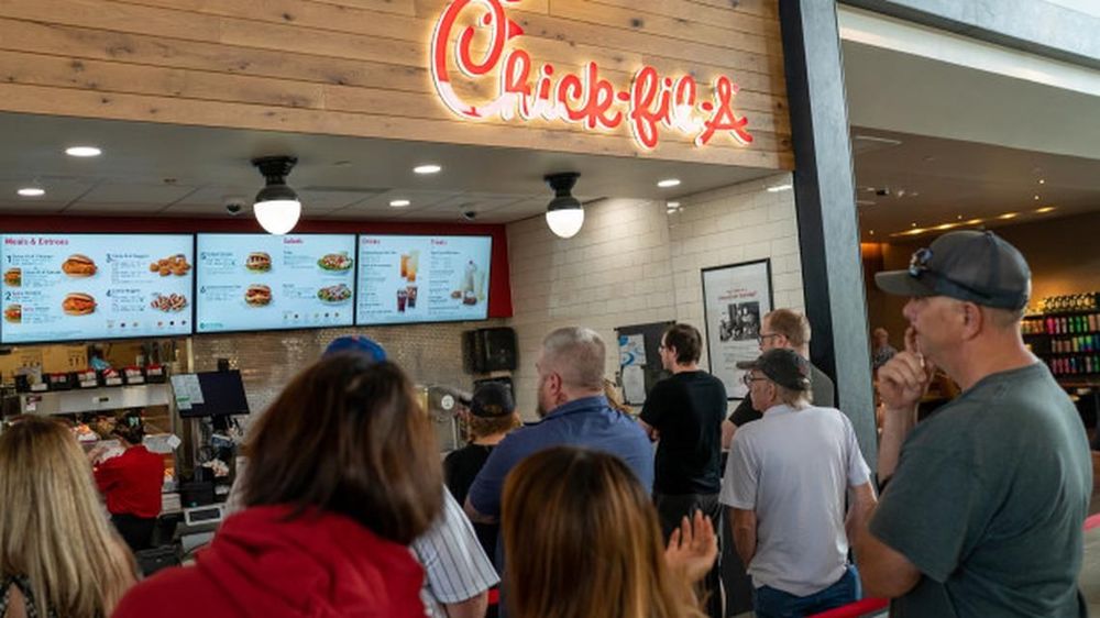 Chick-fil-A is converting 425 restaurants to owner-operator model