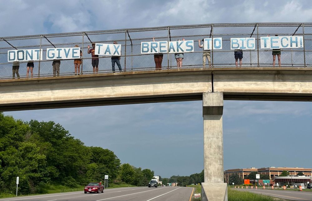Highway overpass in Golden Valley "Don't Give Tax Breaks to Big Tech!"