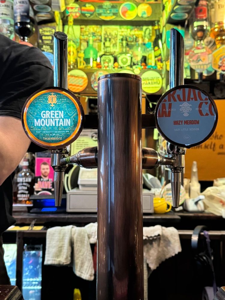 Picture showing the Green Mountain keg clip on the bar.