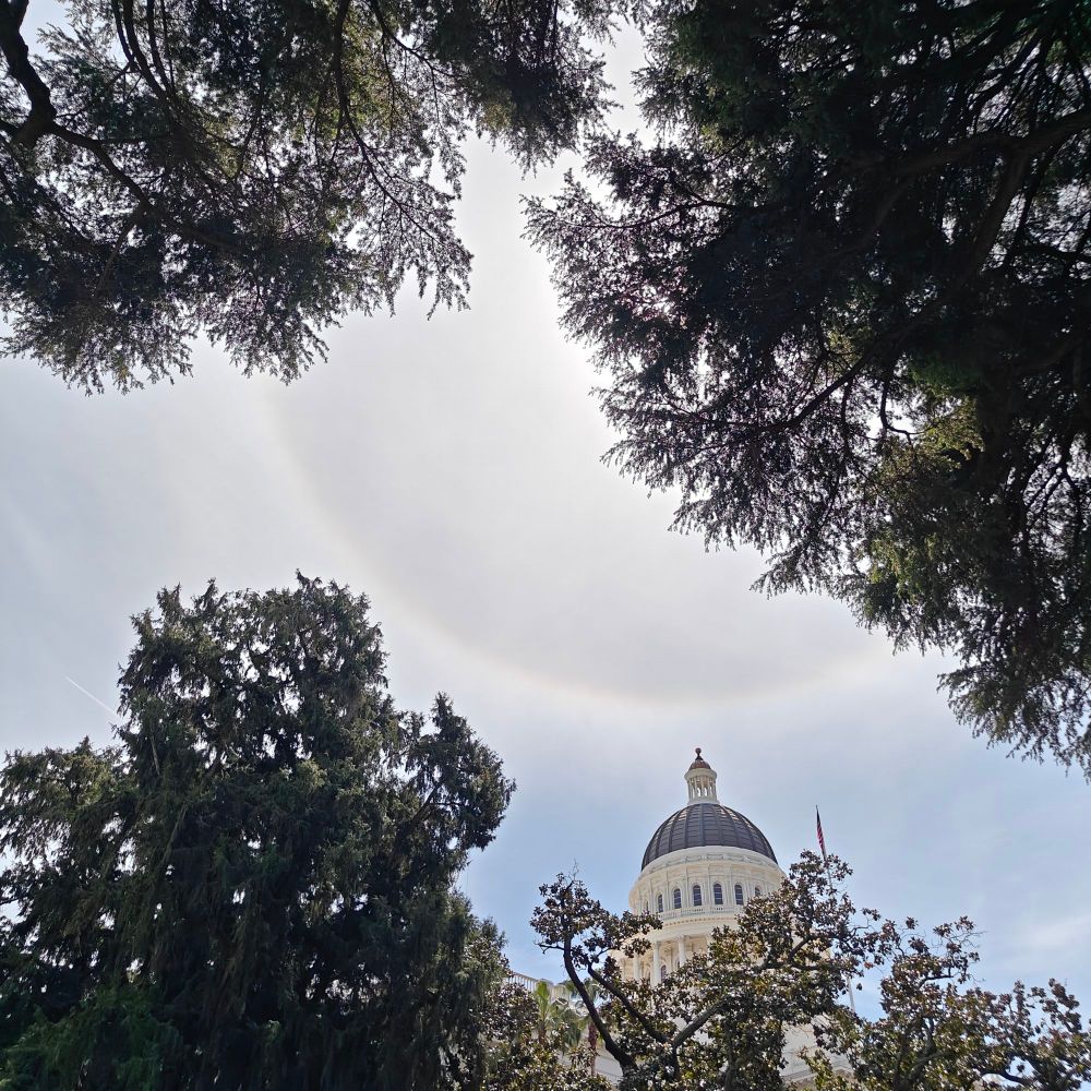 Ring around the sun over Capitol building in Sacramento, CA