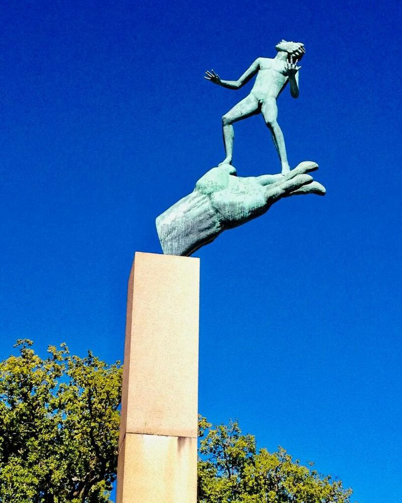Hand of God de Carl Milles, Stockholm, août 2015