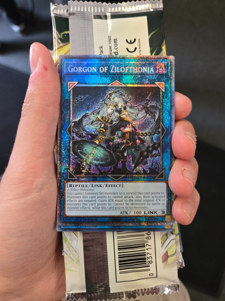 whatever-the-name-of-chase-rarity-is Gorgon of Zilothonia