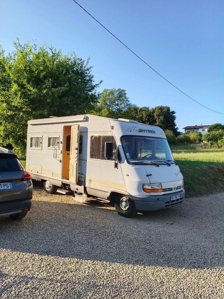 Ein campingwagen