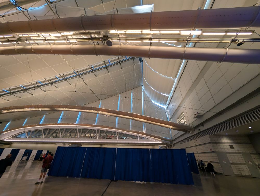 A picture of the Pittsburgh convention centre. There are no furries.