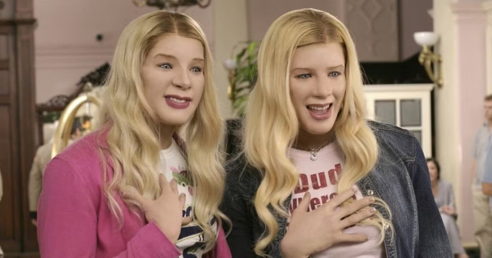 Marlon and Shawn Wayans undercover as Tiffany and Brittney Wilson in a screenshot from White Chicks
