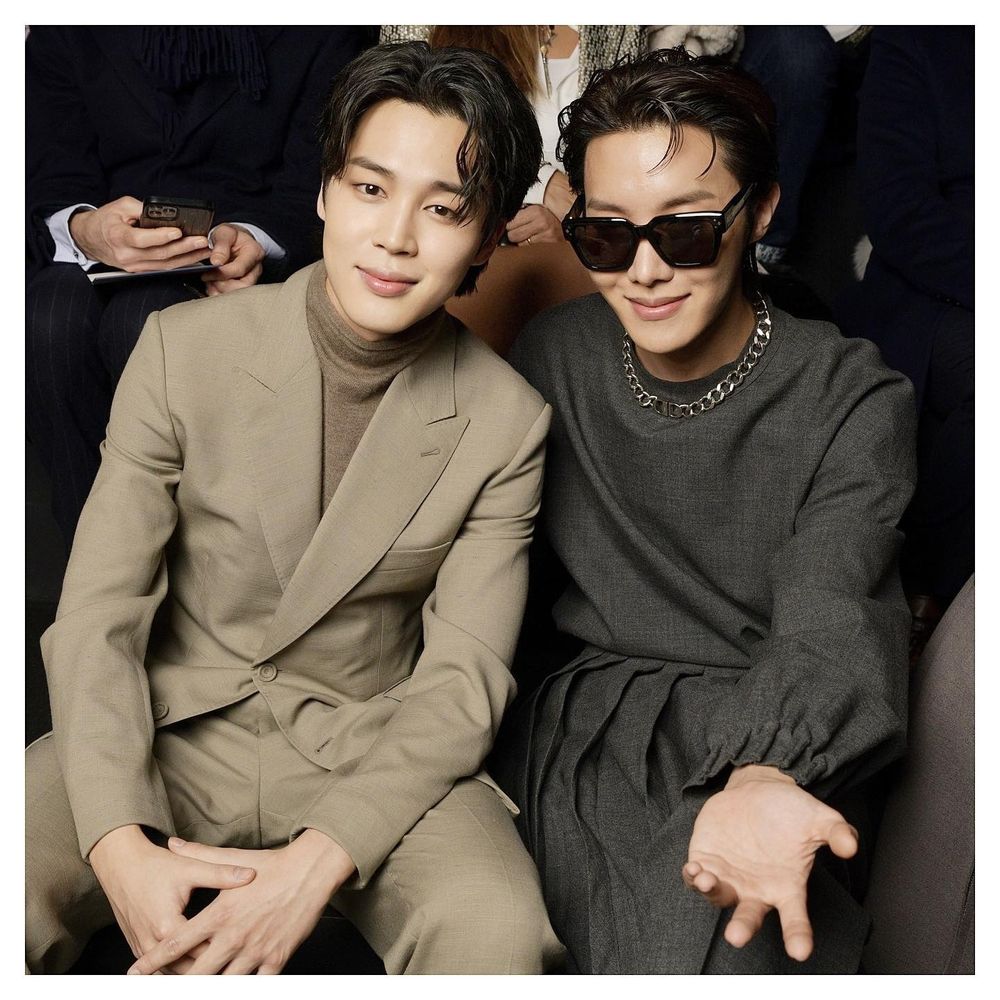 Jihope at the dior fashion show in 2023