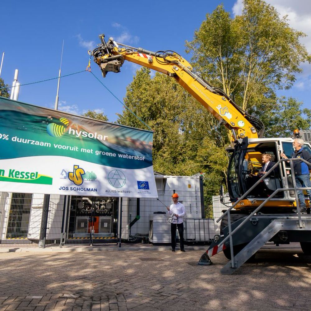 Koning opent productiestation voor groene waterstof in Nieuwegein