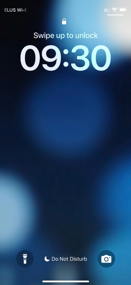 A Lock Screen with nothing on it. “Do not disturb” mode is always on because I already have enough trouble concentrating. 