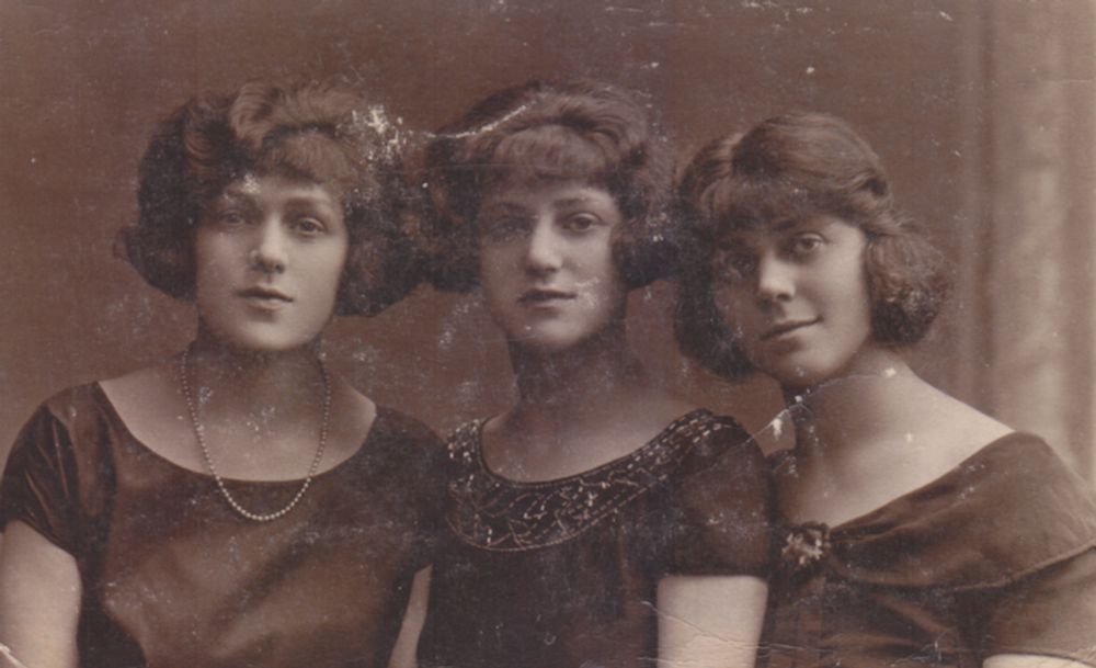 My grandmother Amelia (Millie) Harris was born on January 23, 1906 at City of London Lying-In Hospital at 228 Old Street, the daughter of Russian immigrants. 
 From Vilna and Riga to London 
 Her fath...