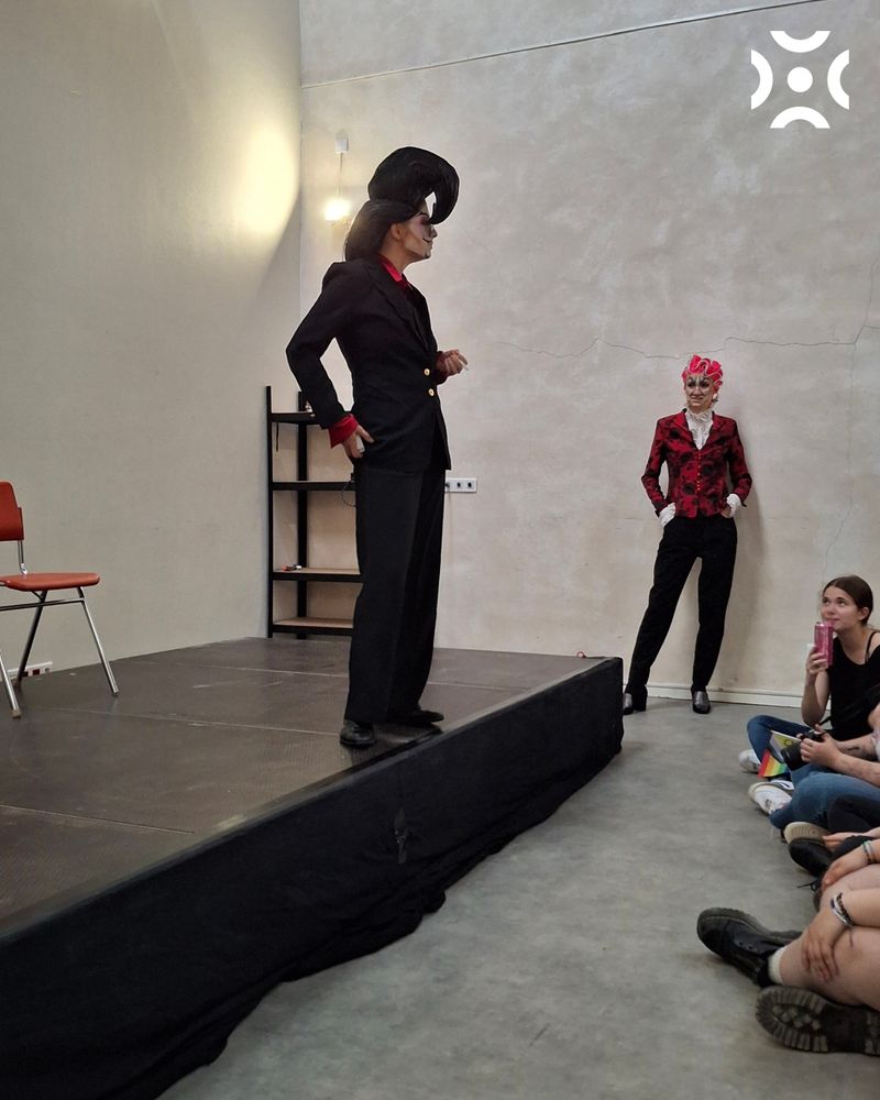 Drag Show devant nos étudiant·es