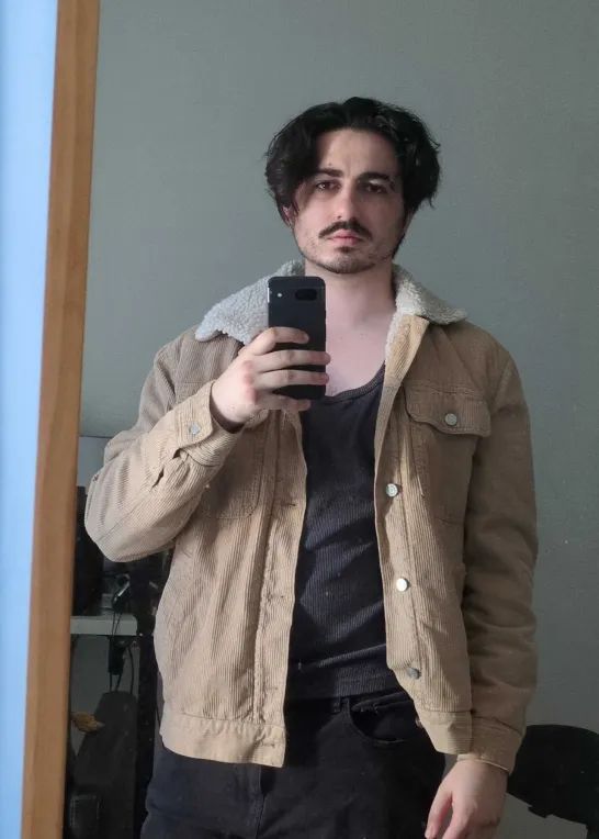 mirror selfie trust me i look p good