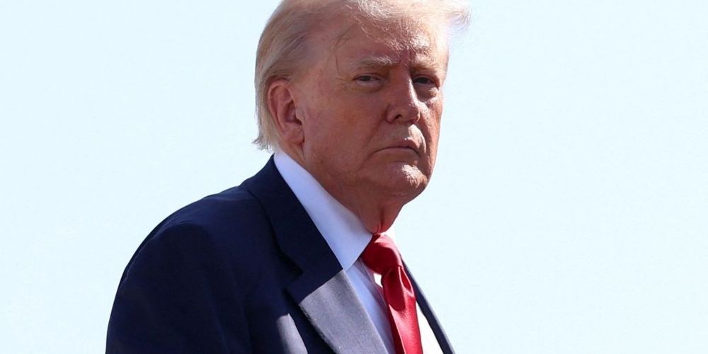 New Republic writer Matt Ford says the DOJ must be genuinely frightened of losing its tariff lawsuit to be making such terrible court arguments.V.O.S. Selections v. Trump is a suit from a group of sma...