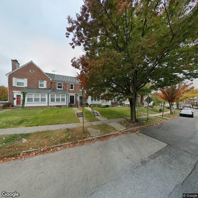 Google Maps Street View of bus stop ELLERSLIE AVE & PARKWYRTH AVE sb