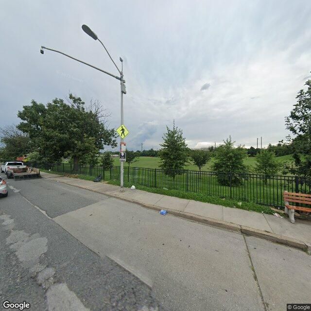 Google Maps Street View of bus stop MADISON ST & ELLWOOD AVE wb