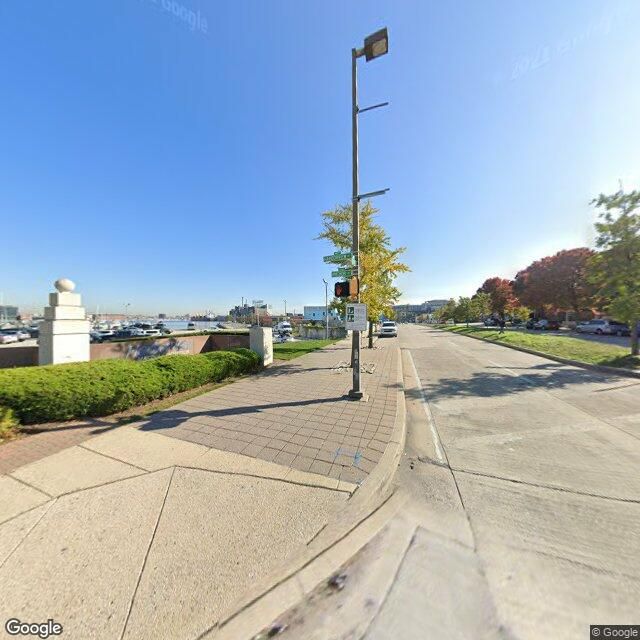 Google Maps Street View of bus stop KEY HWY & HARBORVIEW wb fs