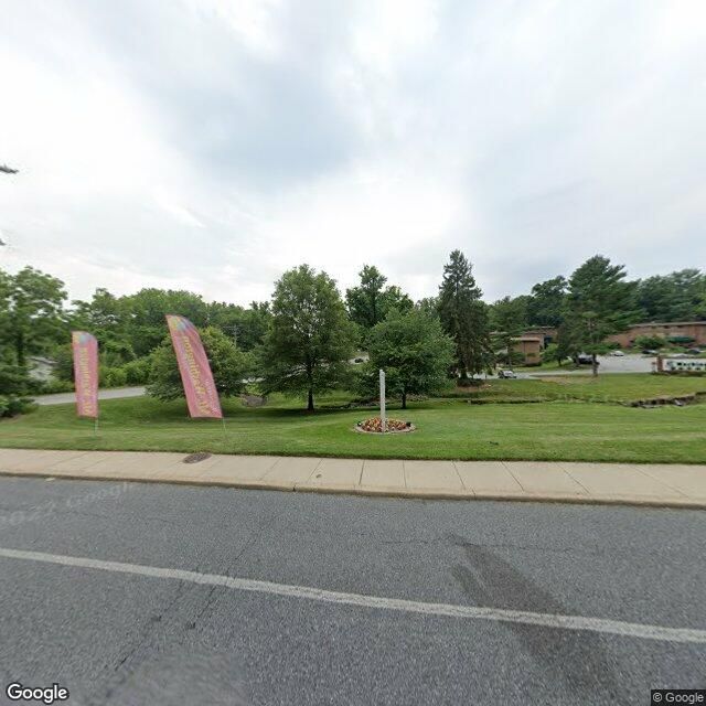 Google Maps Street View of bus stop GREENSPRING AVE & RELLIM RD eb