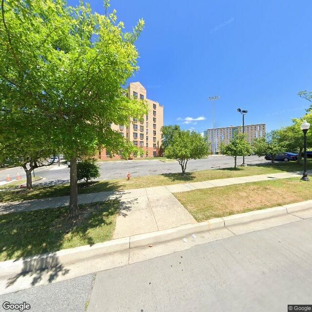 Google Maps Street View of bus stop 1800 ARGONNE DR wb