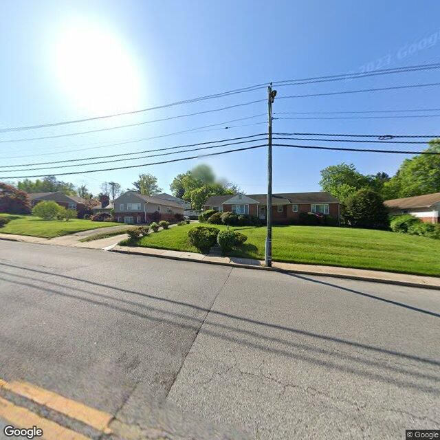 Google Maps Street View of bus stop FOREST PARK AVE & HILLSDALE RD eb mid
