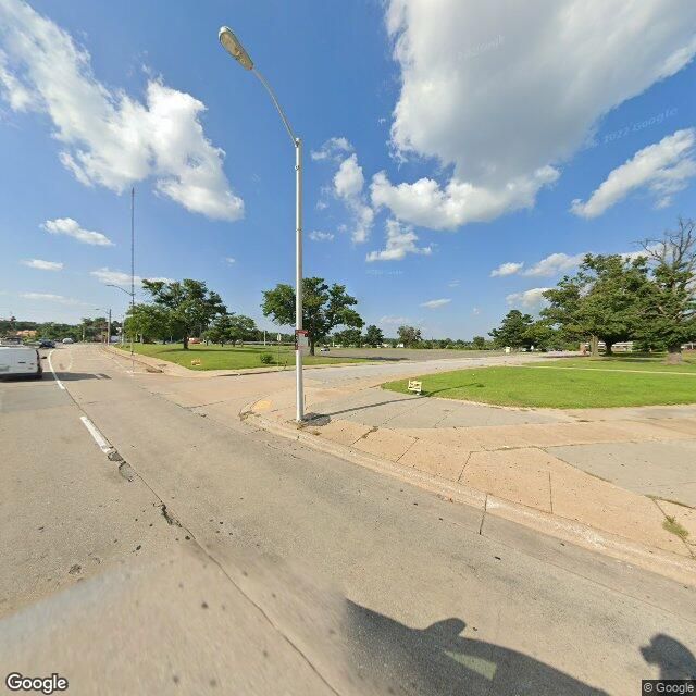 Google Maps Street View of bus stop MORAVIA LOOP wb