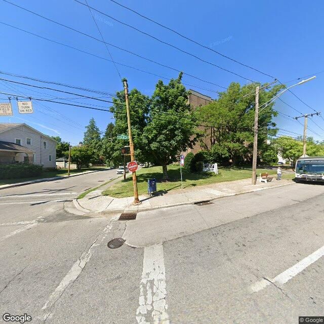 Google Maps Street View of bus stop PARK HEIGHTS AVE & GLEN AVE sb