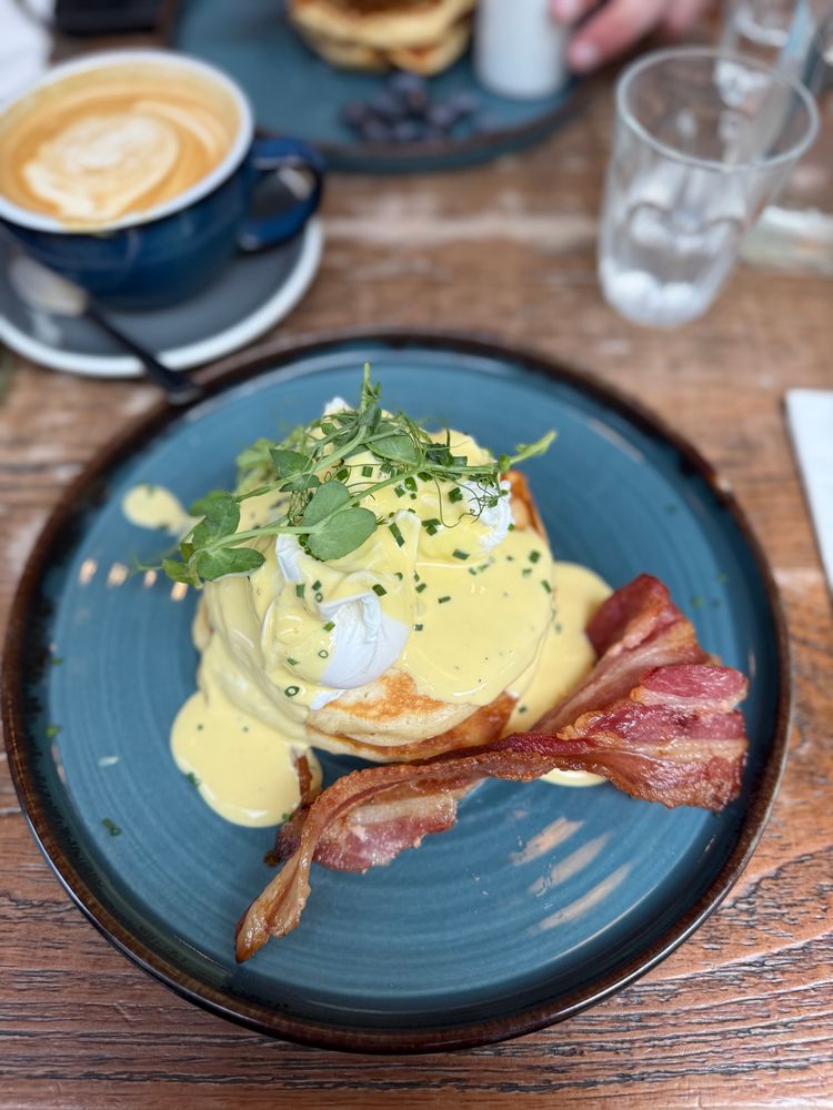 Pancakes Benedict 