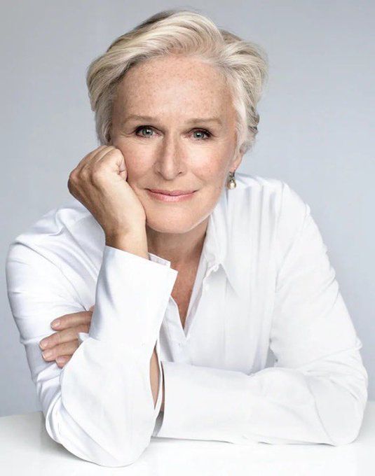 Glenn close in same picture without a cigar. 