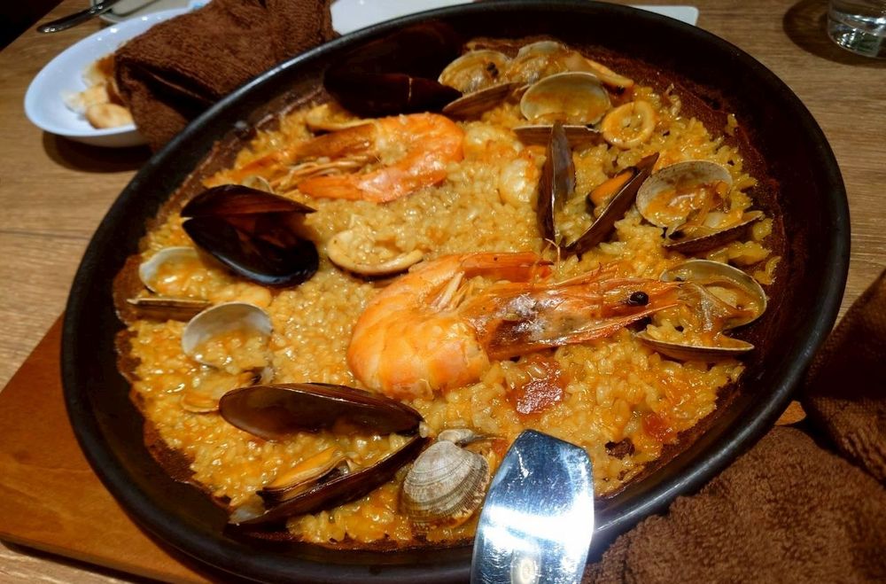 セルベサ ジャパン　海鮮パエリア