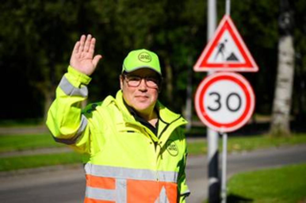 Verkeersregelaar Nathan en zijn collega's worden vaak uitgescholden: ‘Fietsers en voetgangers hebben schijt aan je’