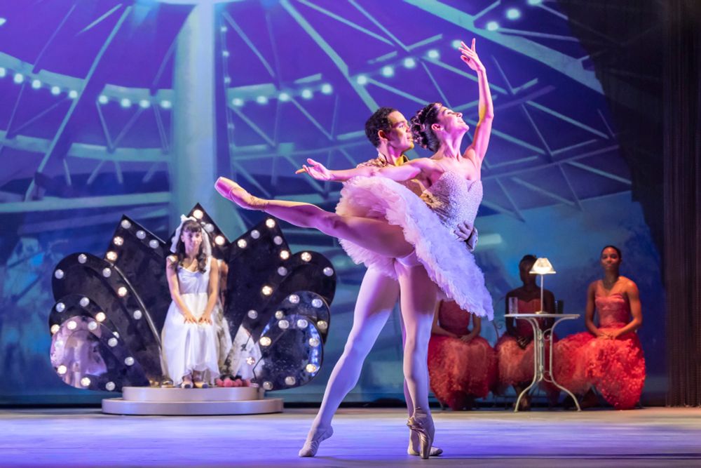 Laura Rodríguez as Sugarplum, Yonah Acosta as Prince (Photographed by Johan Persson) 