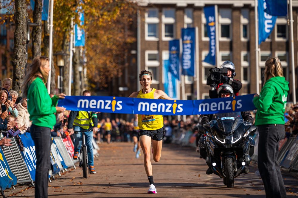 Nik Lemmink en Ineke van Koldam winnen de 4 Mijl van Groningen