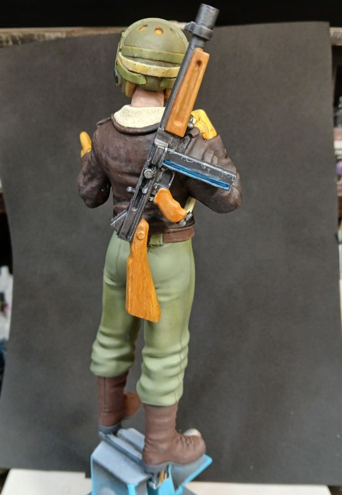 Back view of the completed 1/10 scale Mech pilot, sculpted by Bombshell Miniatures. 