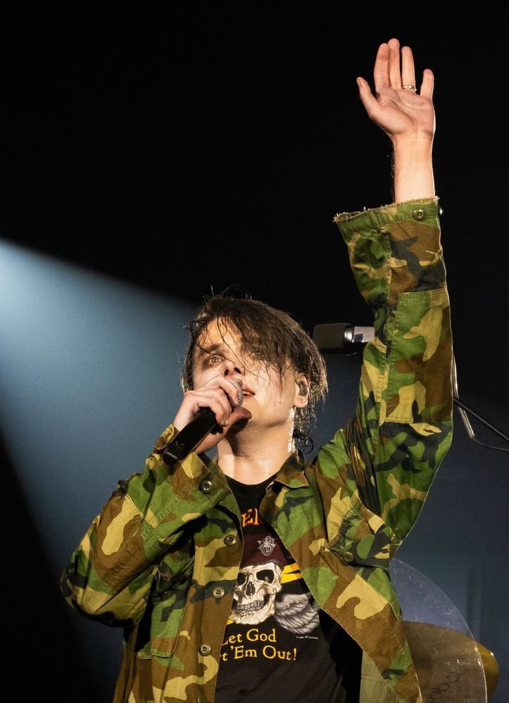 Gerard Way onstage #mcrtx #mcrlington