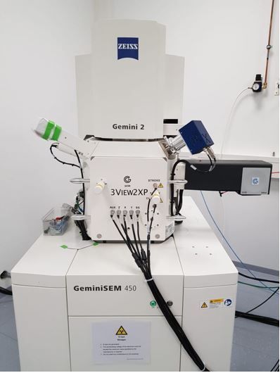 This is the serial block face scanning electron microscope (SBF-SEM) which is producing the volume EM images for the project