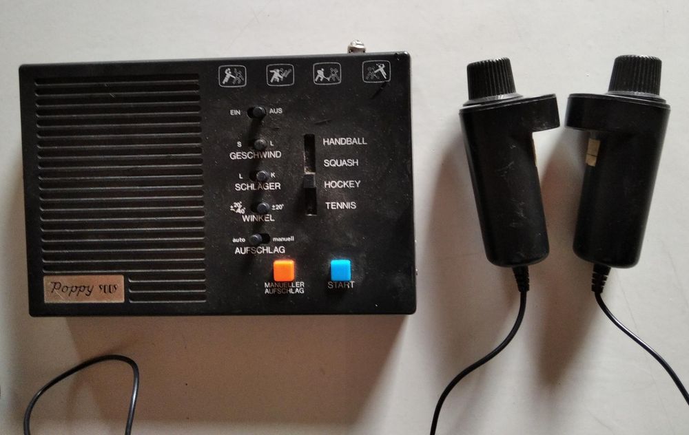 Spielekonsole und 2 Controller