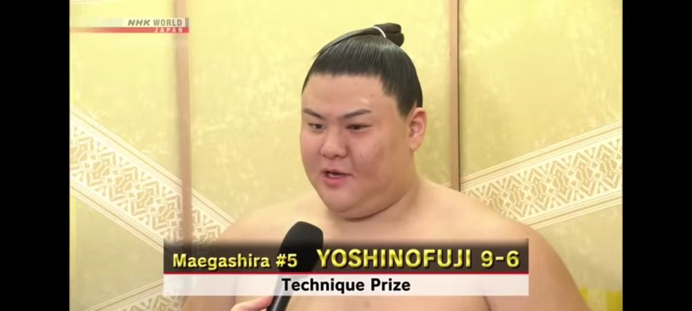 Yoshinofuji defeated Yokozunas and other top rankers to win the Technique prize.