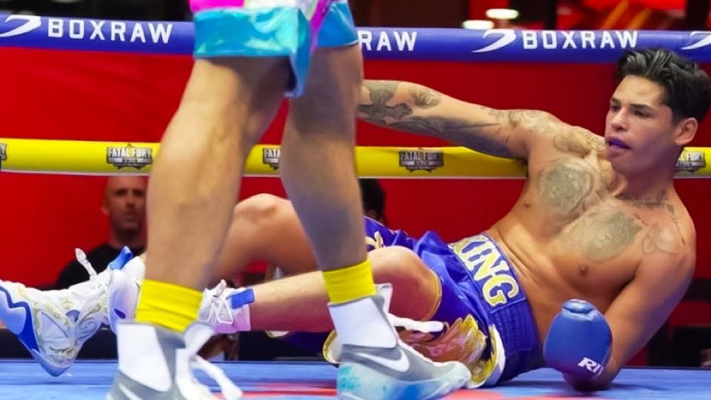 Ryan Garcia gets floored 😂