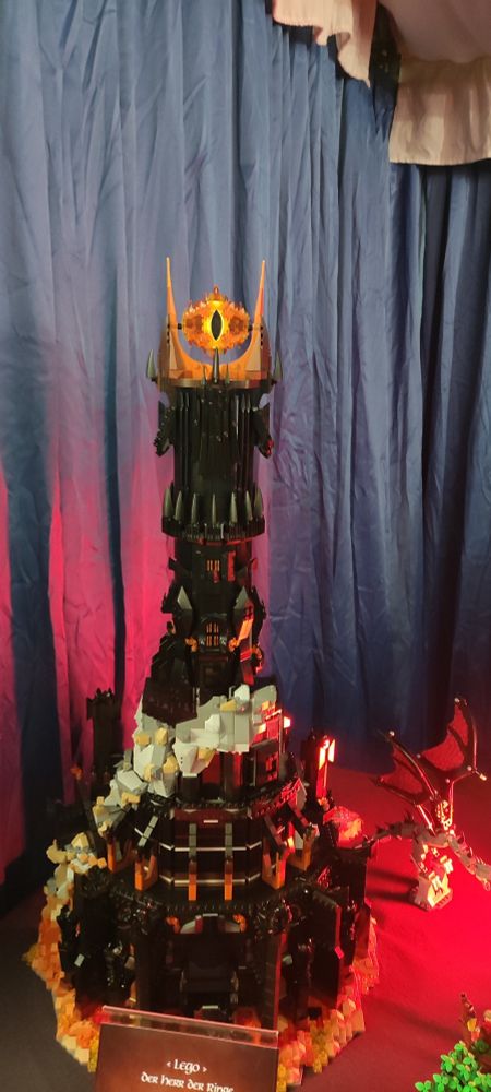 Saurons Turm aus Lego