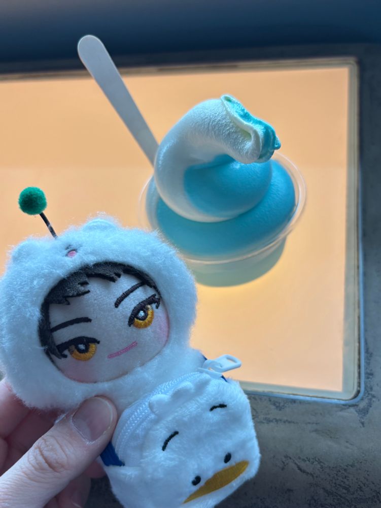 ラムネとバニラのあおいソフトクリームとしゅうまい着ぐるみ木ノ内太緒