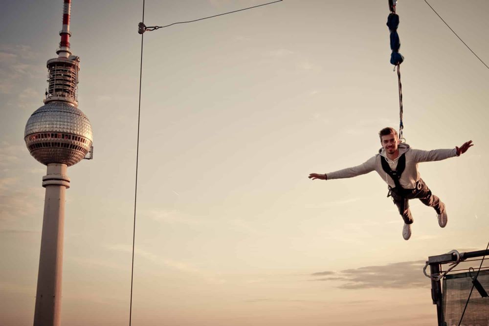 Base Flying | Adrenalin über dem Berliner Alexanderplatz