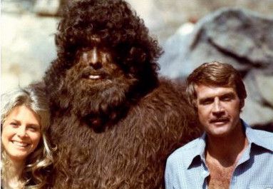 Set photo from the 1970s TV series the $6 million man. From left to right: Lindsay Wagner a.k.a. the Bionic Woman, Andre, the giant in costume as Bionic Bigfoot Lee Majors a.k.a. the Bionic Man